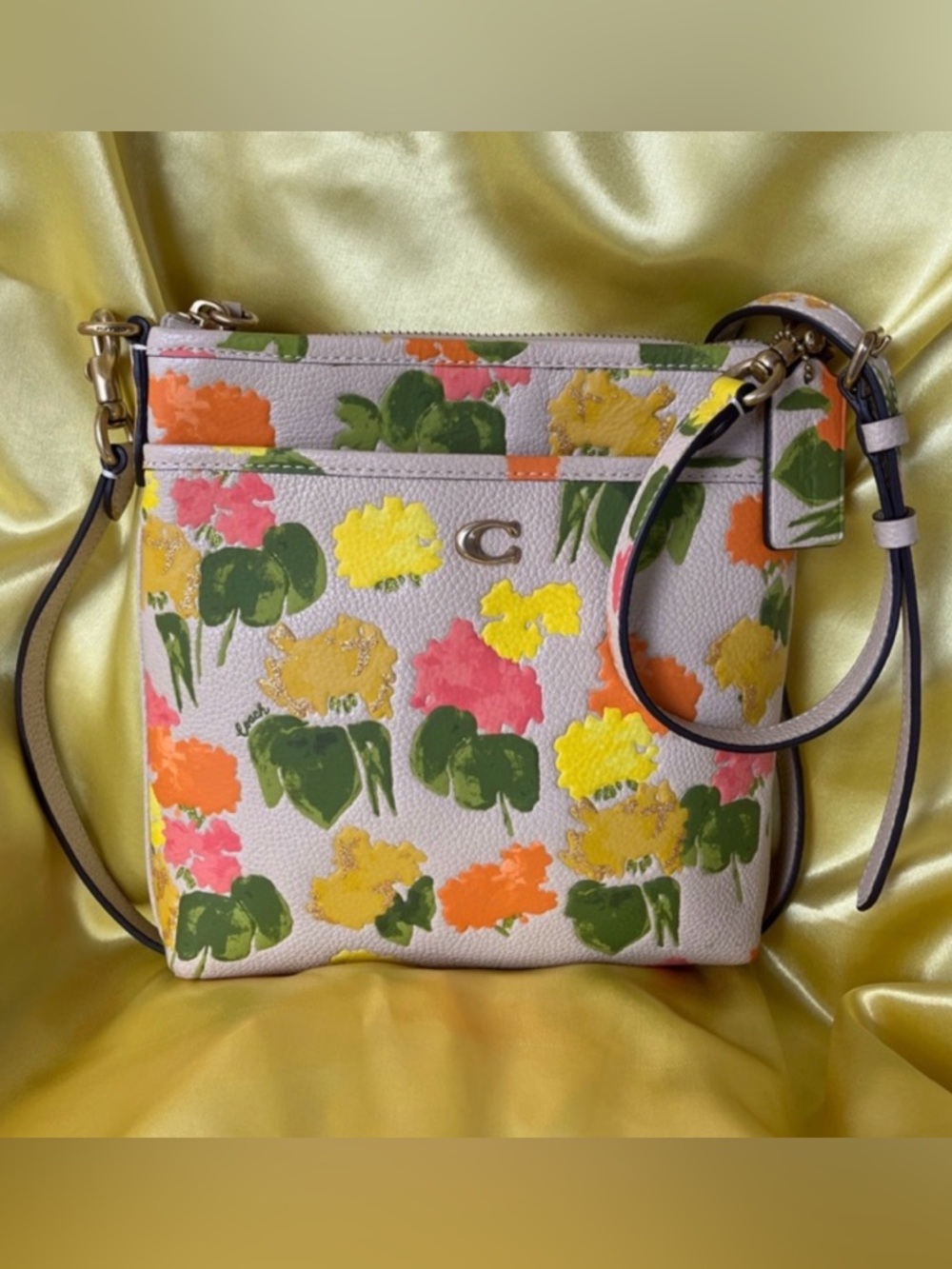 Coach Kitt Floral Crossbody Bag 🩷 Pink with 💛 Yellow, 🧡 Orange & 💚 Green NWOT - Picture 5 of 14
